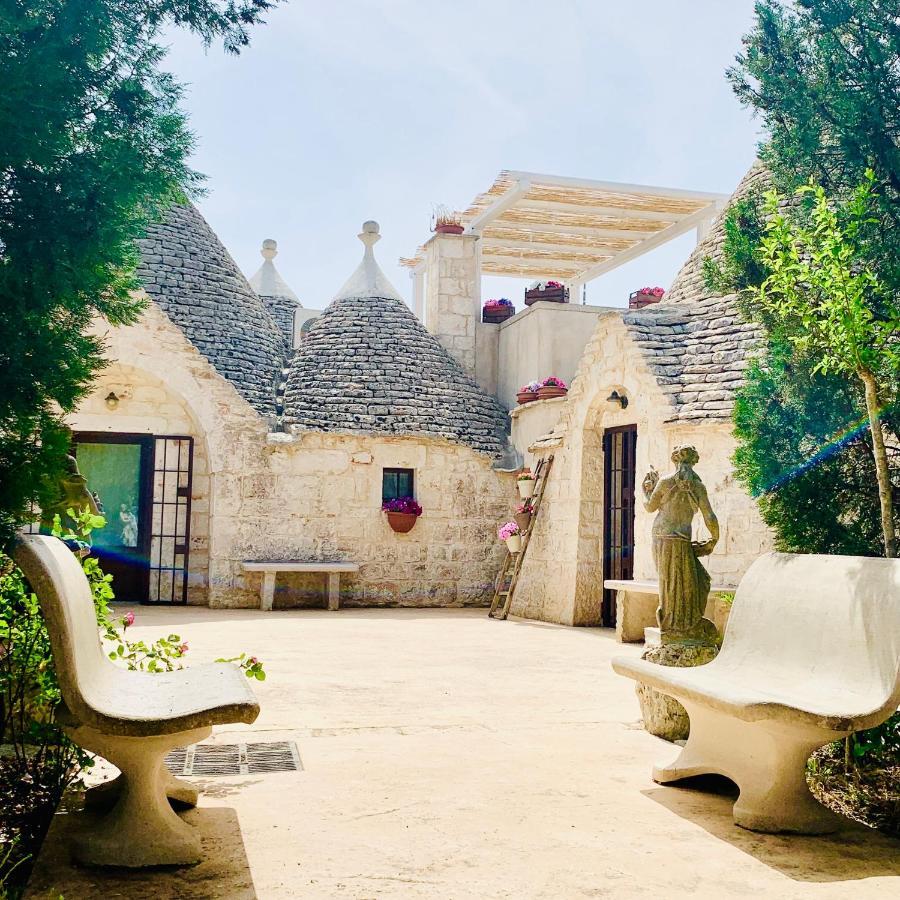 Trulli Pietra Viva * Alberobello